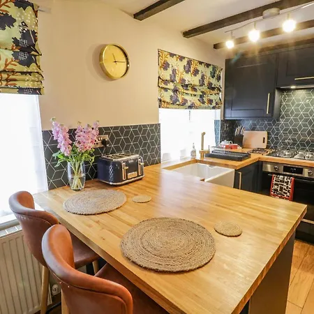 April Γουίτμπι